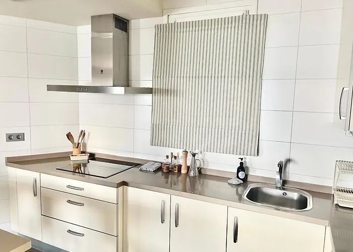 Playa San Lorenzo Parking Incluido Χιχόν